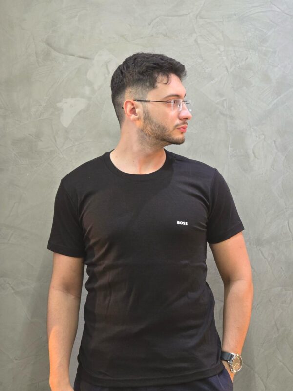 Camiseta BOSS - Básica e Estilosa